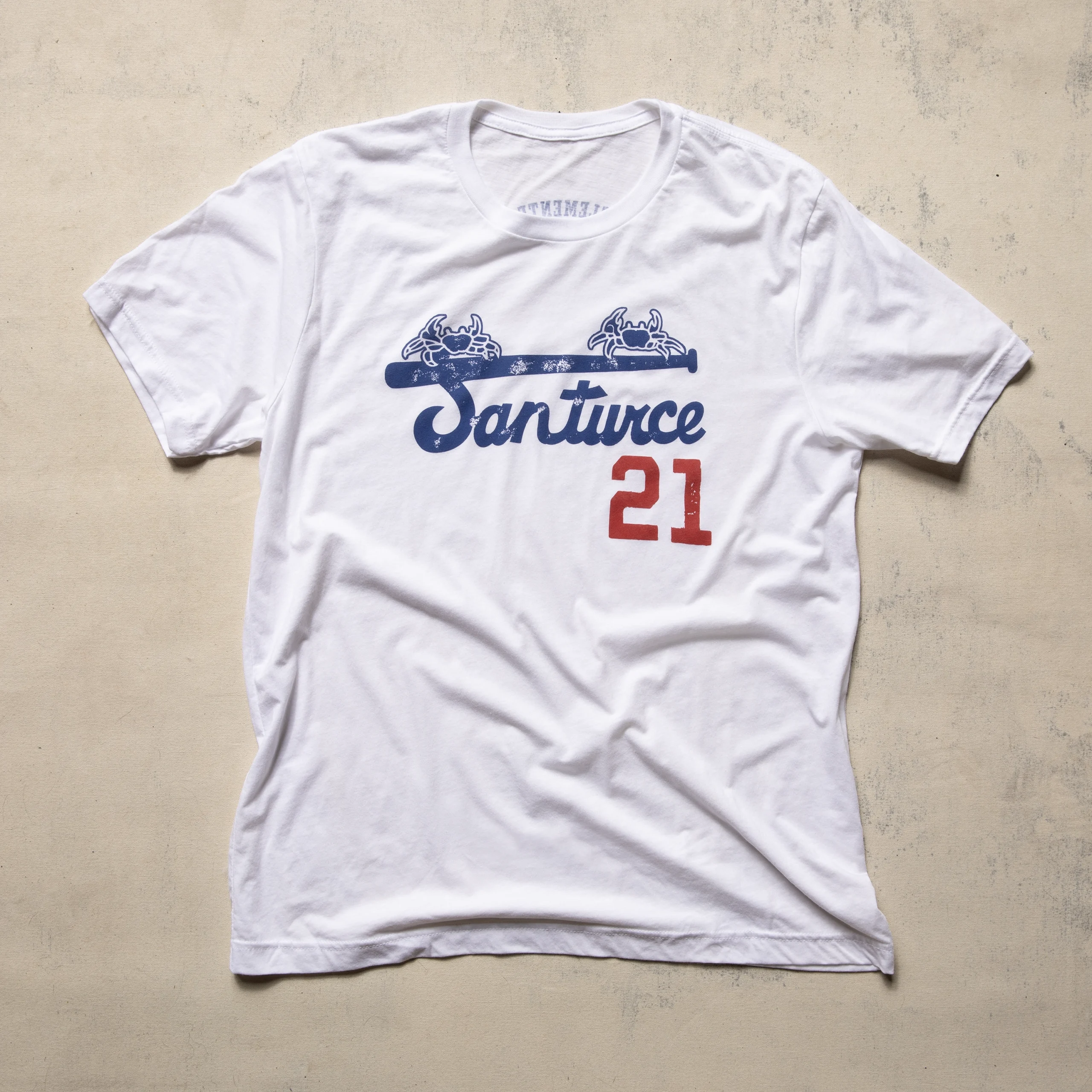 Man Tシャツ 白 ロゴ スタジアム Santurce Crabbers – White | Clemente Museum